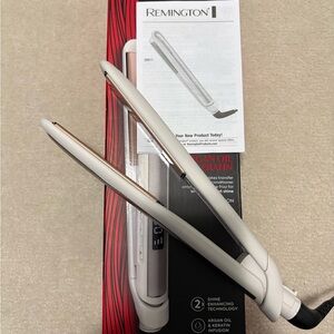 Remington S9511 Shine Therapy Argan Oil & Keratin Infused 1” Plate Flat Iron
